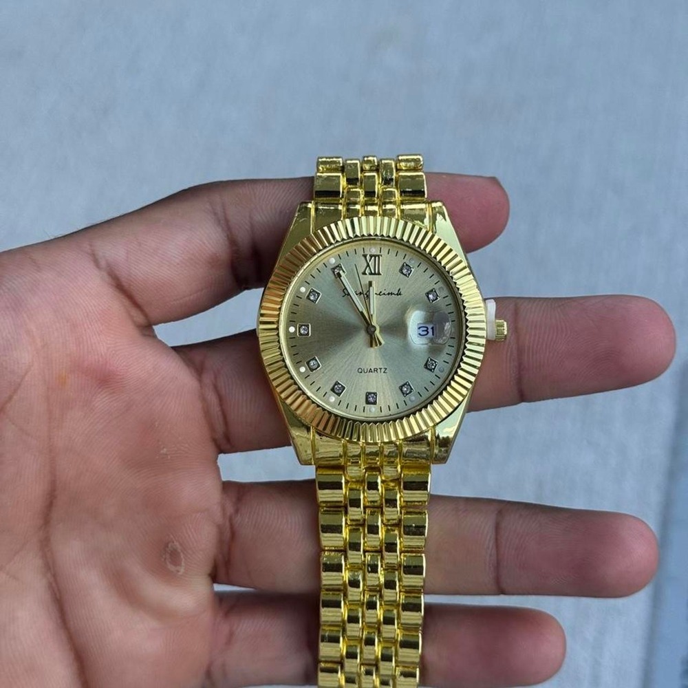 Gold Classic Watch - Picture 2 of 5